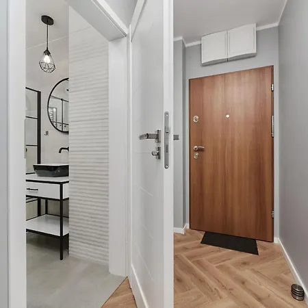 Studio With Ac Kamienna Krzyki By Renters Апартаменты Вроцлав