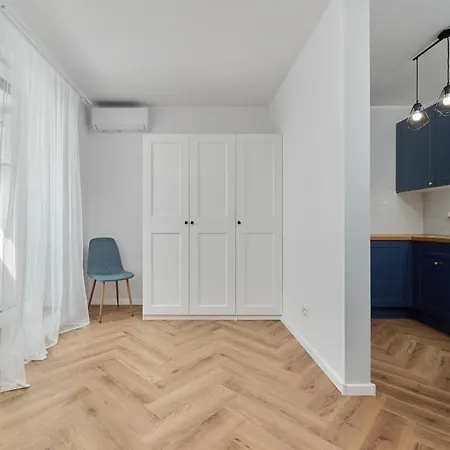 Studio With Ac Kamienna Krzyki By Renters *